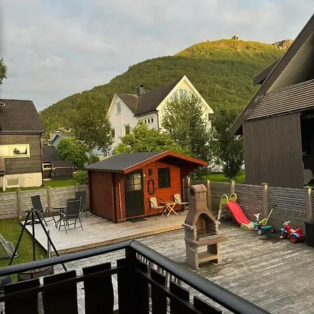 Very Centrally Located Apartment With Free Parking Tromso Exterior photo