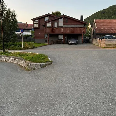 Very Centrally Located Apartment With Free Parking Tromso Exterior photo