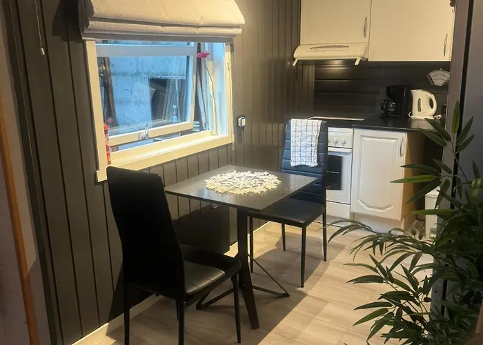 Very Centrally Located Apartment With Free Parking