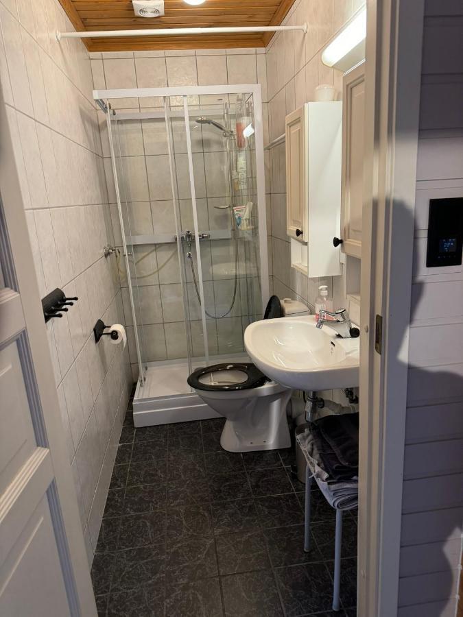Very Centrally Located With Free Parking Appartamento *